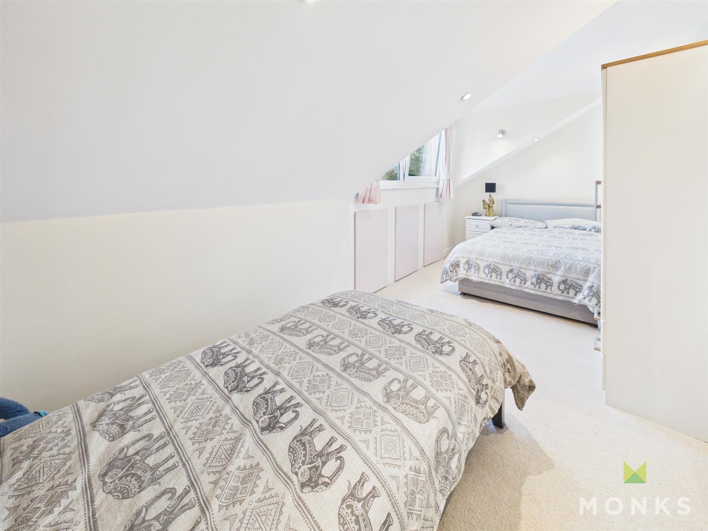 Everglades Brynhafod Lane, Oswestry, SY11 1SH For Sale